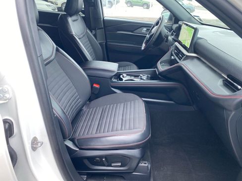 Used 2025 Ford Explorer ST-Line image 26