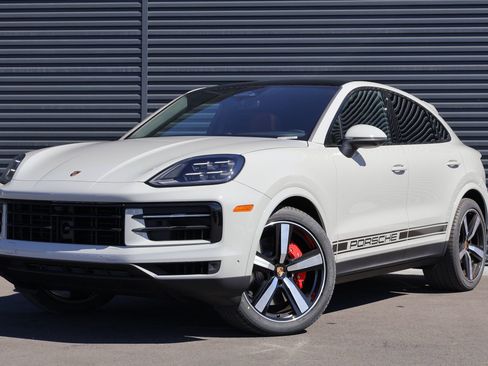 New 2026 Porsche Cayenne S image 1