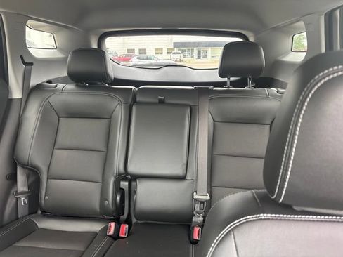 Used 2023 GMC Terrain SLT w/ LPO, Floor Liner Package FWD image 32