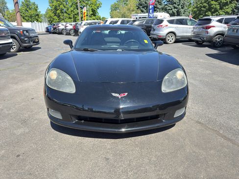 Used 2005 Chevrolet Corvette Coupe w/ Preferred Equipment Group RWD image 12