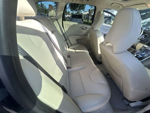Used 2015 Volvo XC60 T5 Premier w/ Proximity Package FWD image 22