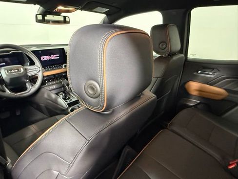 Used 2026 GMC Canyon AT4 image 40