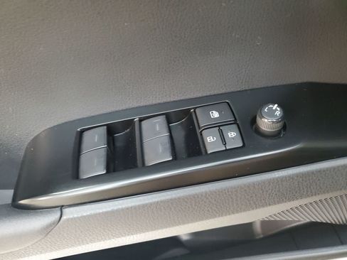 Used 2025 Toyota Camry SE FWD image 15