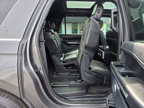 Used 2018 Ford Expedition Max XLT image 23