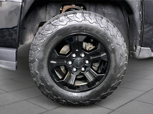 Used 2017 Chevrolet Silverado 1500 LTZ Z71 w/ Midnight Edition image 10