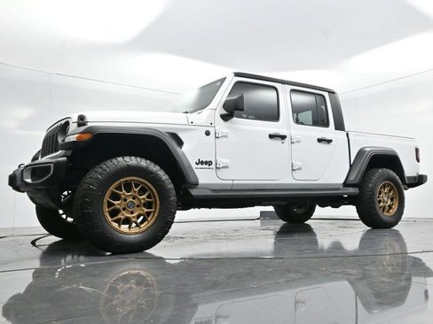 Used 2024 Jeep Gladiator Sport image 41