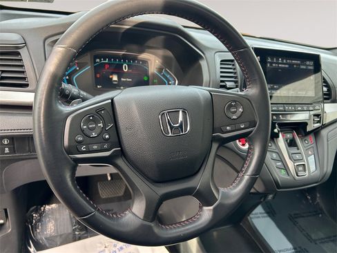 Used 2023 Honda Odyssey Sport image 12