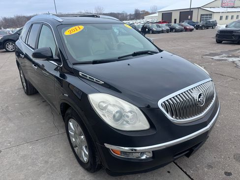 Used 2011 Buick Enclave CXL image 3