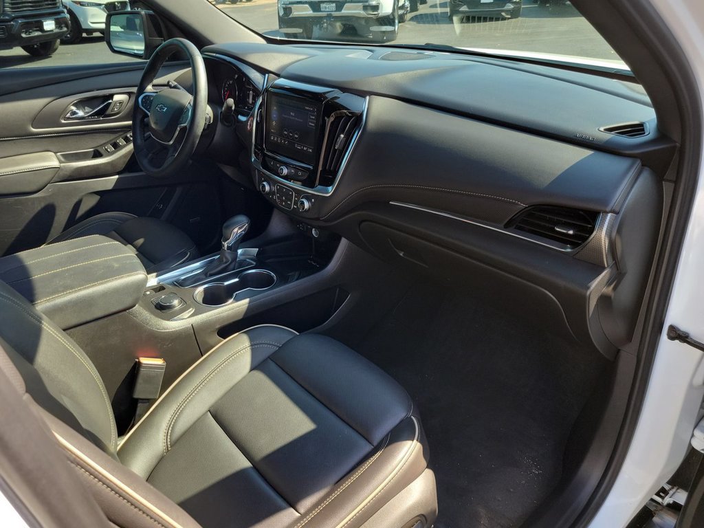 Certified 2023 Chevrolet Traverse Premier w/ Redline Edition FWD image 30