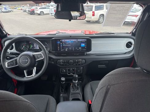 Used 2025 Jeep Wrangler Unlimited Sahara w/ Safety Group image 12