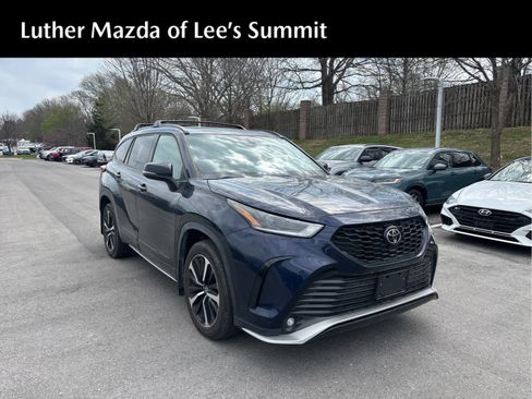 Used 2022 Toyota Highlander XSE image 1
