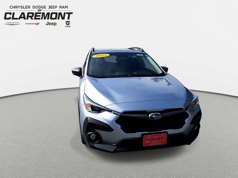 Used 2025 Subaru Crosstrek 2.5i Premium AWD/4WD image 2