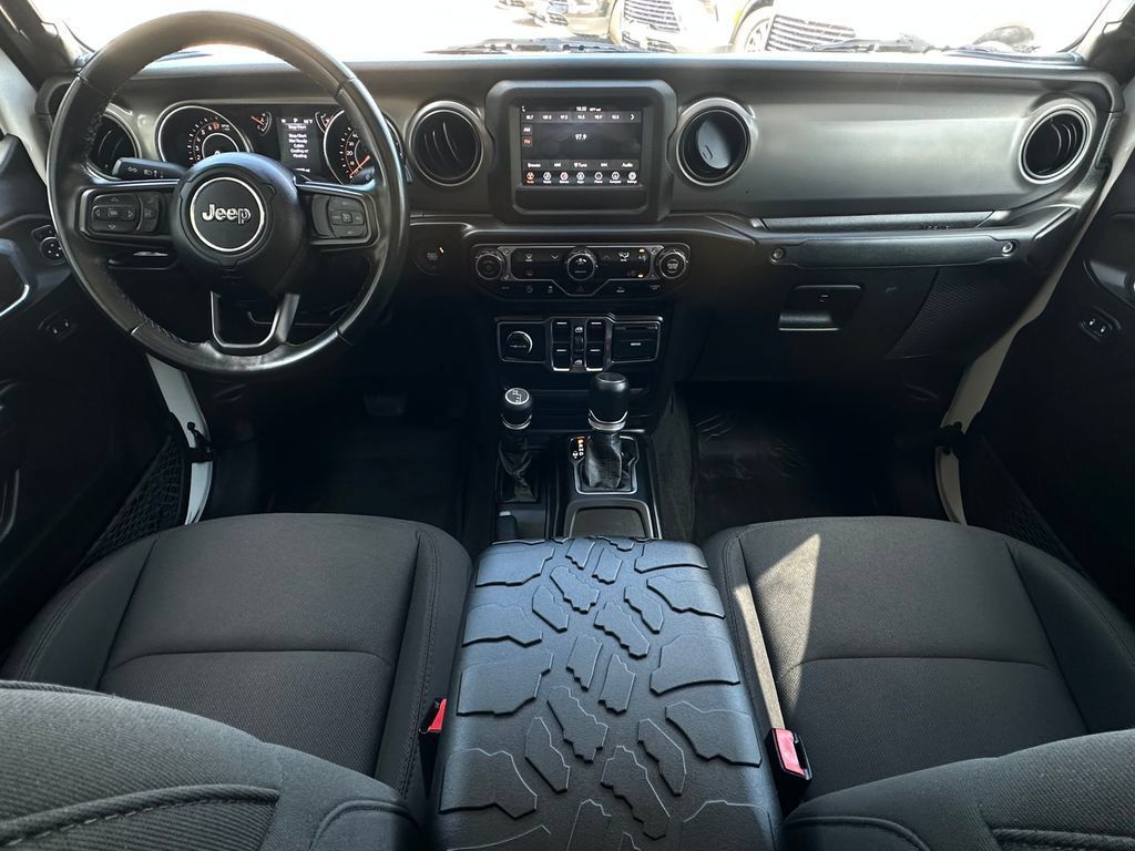 Used 2022 Jeep Gladiator Sport AWD/4WD image 9