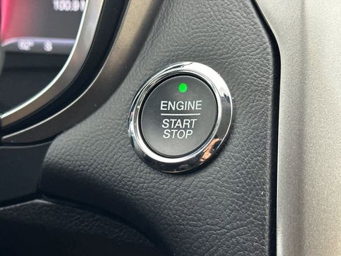 Used 2017 Ford Fusion SE w/ Fusion SE Technology Package image 21