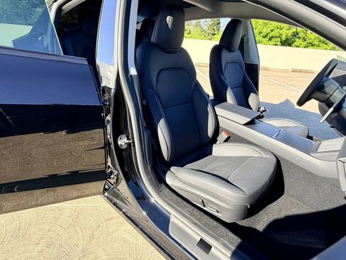 Used 2024 Tesla Model 3 Long Range AWD/4WD image 31