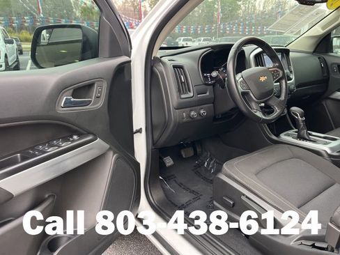 Used 2022 Chevrolet Colorado LT w/ LT Convenience Package image 6