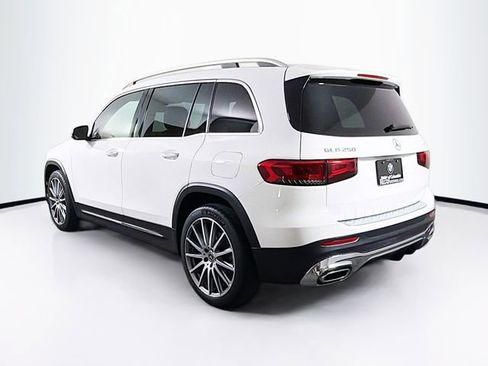 Used 2021 Mercedes-Benz GLB 250 4MATIC image 5