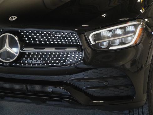 Used 2021 Mercedes-Benz GLC 300 4MATIC image 6