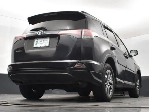Used 2017 Toyota RAV4 XLE AWD/4WD image 13