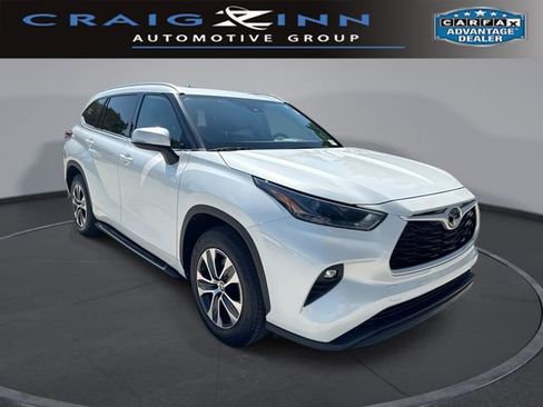 Used 2022 Toyota Highlander XLE image 1
