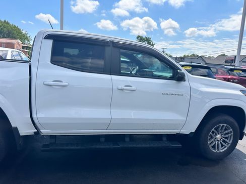 Used 2024 Chevrolet Colorado LT w/ LT Convenience Package II AWD/4WD image 10