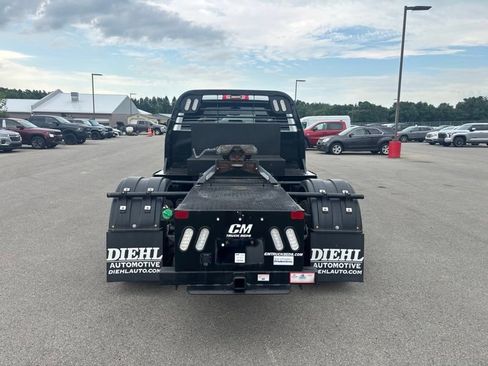 Used 2024 RAM 5500 Tradesman w/ Chrome Appearance Group AWD/4WD image 4