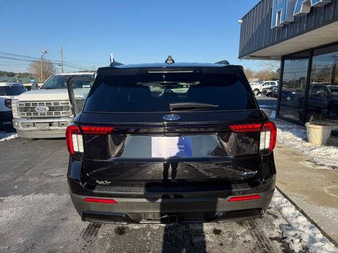 Certified 2025 Ford Explorer ST-Line w/ ST-Line Street Pack image 4