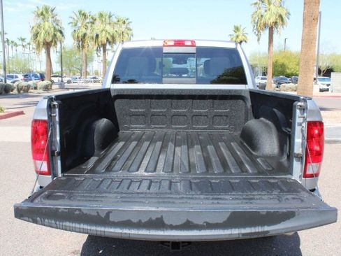 Used 2020 RAM 1500 Classic SLT w/ Luxury Group AWD/4WD image 5