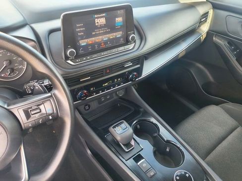 Used 2024 Nissan Rogue SV image 19