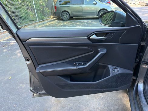 Used 2024 Volkswagen Jetta SE w/ Panoramic Sunroof Package image 23