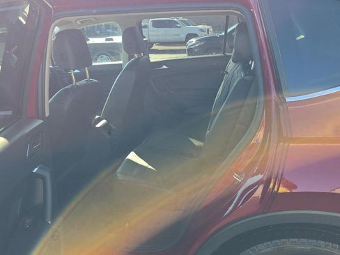 Used 2018 Volkswagen Tiguan SE image 10