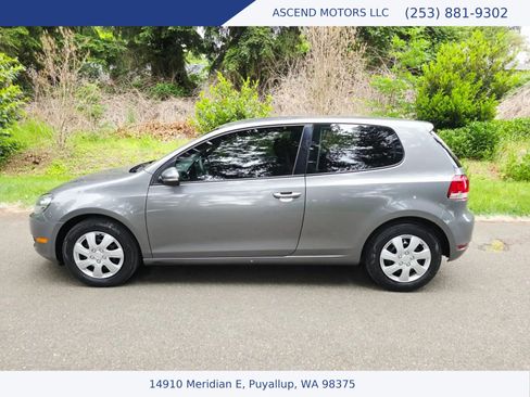 Used 2012 Volkswagen Golf 2-Door FWD image 2