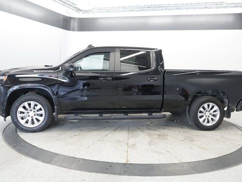 Used 2019 Chevrolet Silverado 1500 RST AWD/4WD image 2