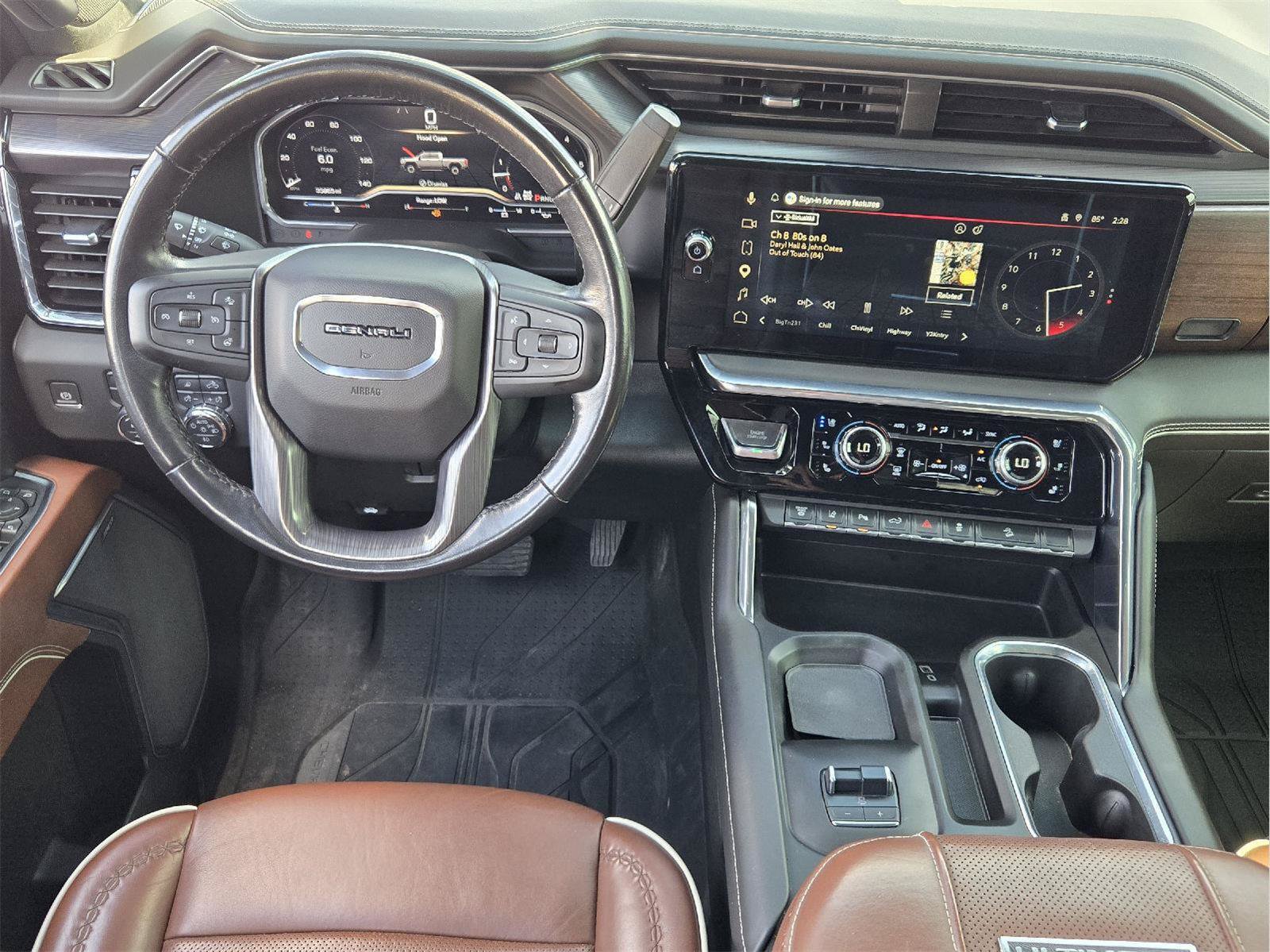 Used 2024 GMC Sierra 2500 Denali Ultimate w/ Max Trailering Package AWD/4WD image 27
