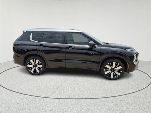 New 2025 Mitsubishi Outlander SEL image 4