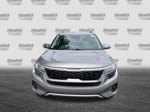 Used 2023 Kia Seltos EX AWD/4WD image 3