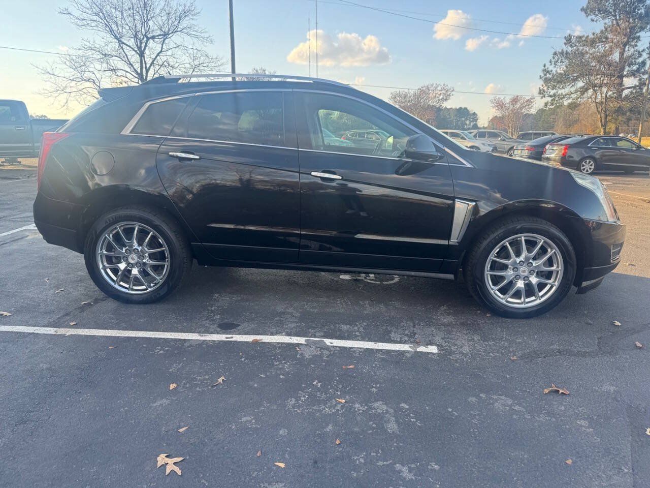 Used 2014 Cadillac SRX Luxury w/ Driver Awareness Package FWD image 11