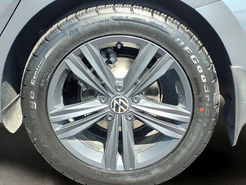 Certified 2024 Volkswagen Jetta SE FWD image 8