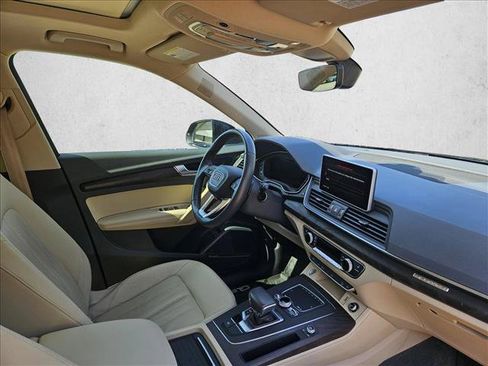 Used 2020 Audi Q5 e Premium Plus w/ Premium Plus Package AWD/4WD image 11