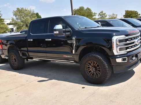 Used 2024 Ford F250 Platinum AWD/4WD image 4