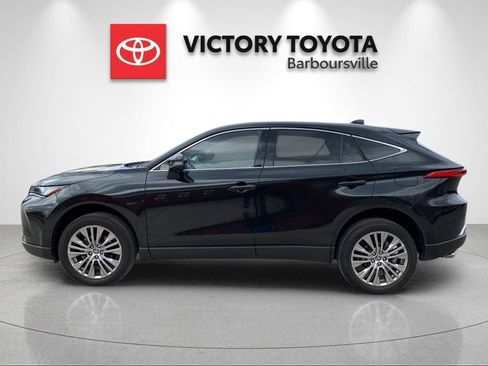 Used 2023 Toyota Venza Limited image 2