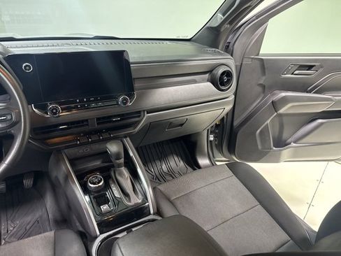 Used 2023 Chevrolet Colorado Trail Boss w/ Technology Package image 19