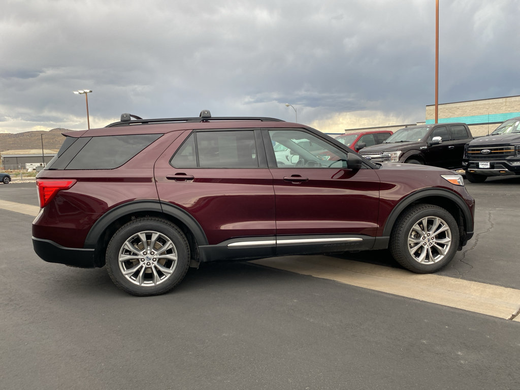 Certified 2022 Ford Explorer XLT w/ Equipment Group 202A AWD/4WD image 17