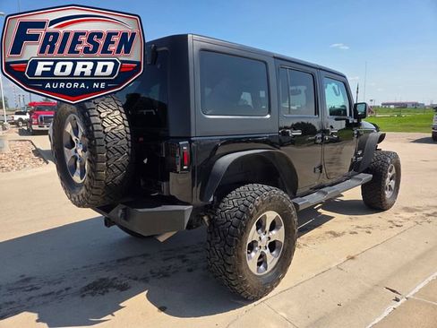 Used 2018 Jeep Wrangler Unlimited Sahara w/ Connectivity Group AWD/4WD image 7