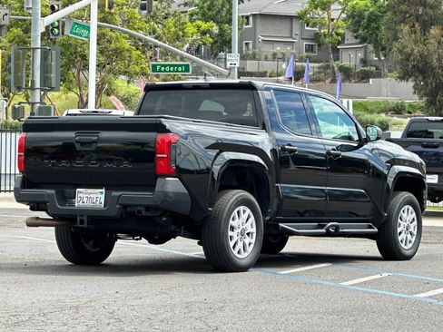 Used 2025 Toyota Tacoma SR w/ SR Upgrade Package image 5
