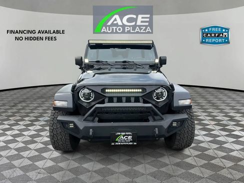 Used 2018 Jeep Wrangler Unlimited Sport S AWD/4WD image 3
