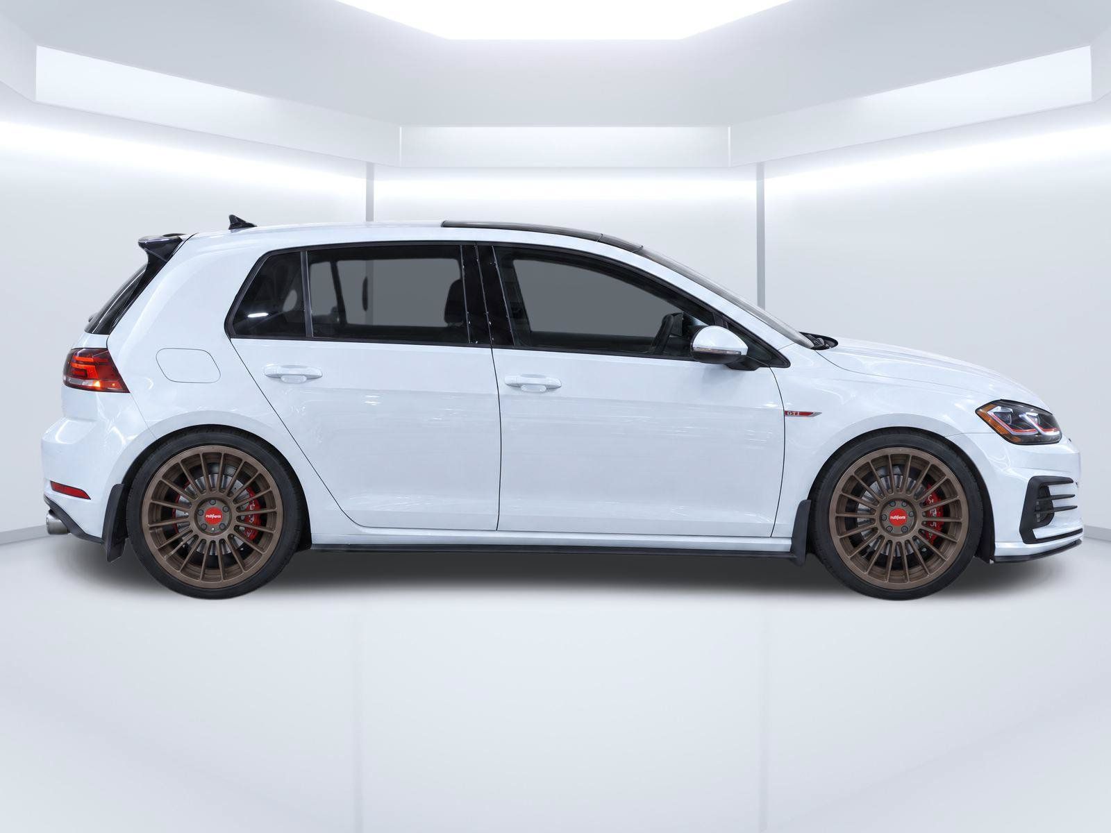 Used 2018 Volkswagen GTI SE FWD image 8