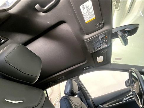 Used 2025 Cadillac XT6 Sport w/ Technology Package image 17