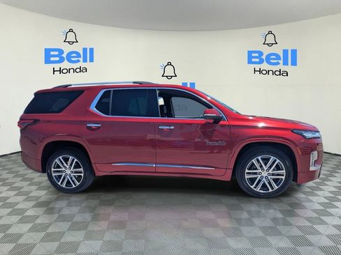 Used 2023 Chevrolet Traverse High Country AWD/4WD image 5