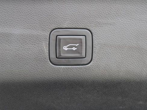 Used 2024 Chevrolet Tahoe LT image 39